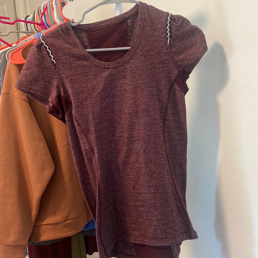 Lululemon short sleeve tee